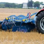 Wysoka prędkość robocza – do 15 km/h.