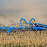 Skirtas saulėgrąžų, rapsų ar kukurūzų derliaus liekanoms smulkinti.