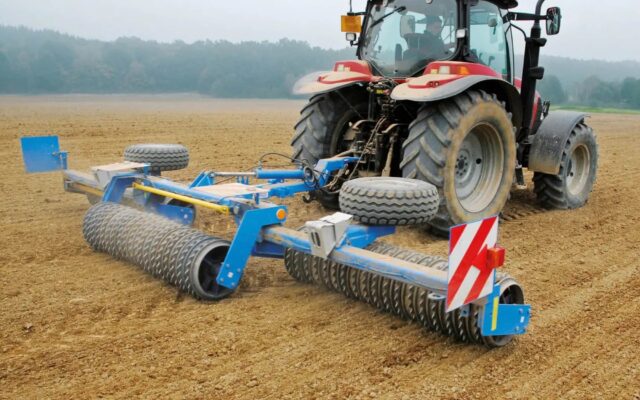 CAMBRIDGE volai naudojami papildomam priešsėjiniam dirvos įdirbimui, esant sausoms sąlygoms kai įdirbti sunku