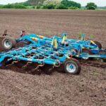 Keturių eilių kultivatorius Hurricane, skirtas sekliam dirvos įdirbimui nustatytu gyliu