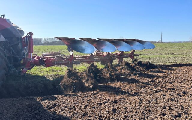 XPerience 5-hulled plough in Varėnos r.