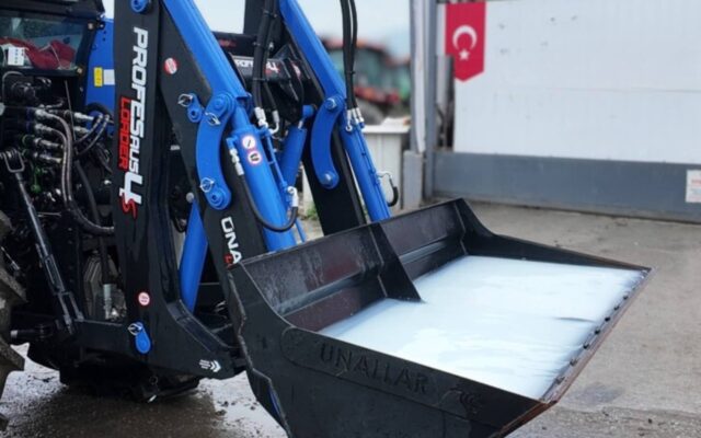 Siūlomi kaušo darbiniai pločiai, nuo 1,90 m iki 2,10 m, pritaikyti skirtingiems poreikiams