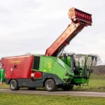 Self-propelled feed dispenser Primus 617