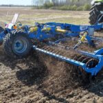 CrissCross diskai efektyviai įmaišo augalines liekanas į dirvožemį, pagerindami jų skaidymąsi ir maisto medžiagų įsisavinimą