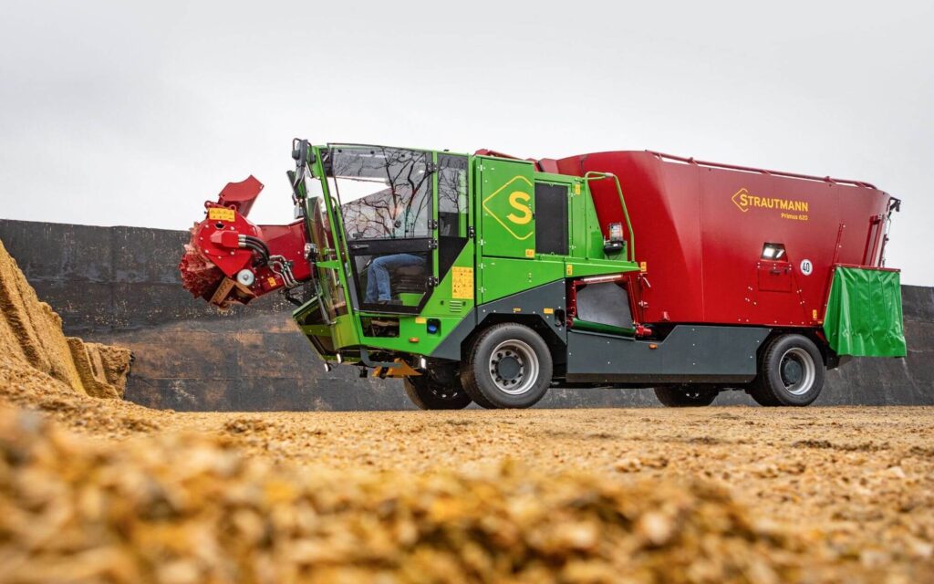 Self-propelled feed dispensers Primus