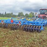 Full surface tillage with zoned loosening up to 40 cm depth