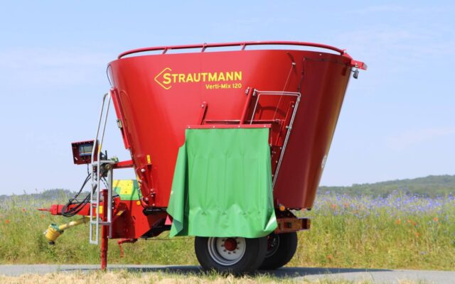 Ypač manevringas įrenginys, puikiai tinkantis darbui siauruose kiemuose ir tvartuose.