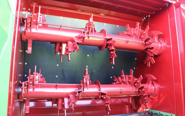 Universali išbarstymo įranga VS kratytuvas