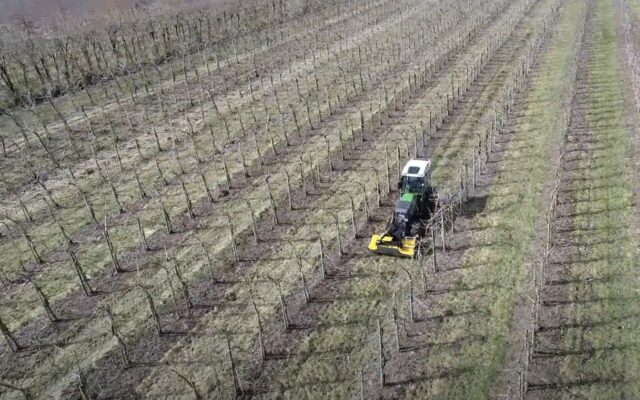 Individualiai pritaikomos įrangos parinktys leidžia montuoti prie įvairių traktorių.