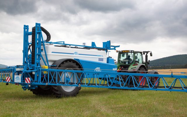 Prikabinami purkštuvai Mamut XL