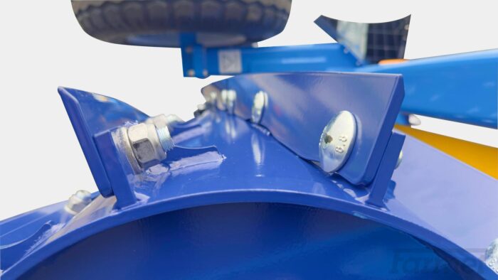 Peiliai gali būti lengvai nuimami ir pakeičiami