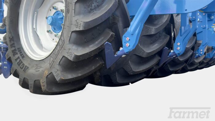 Wheel and roller tine scrapers